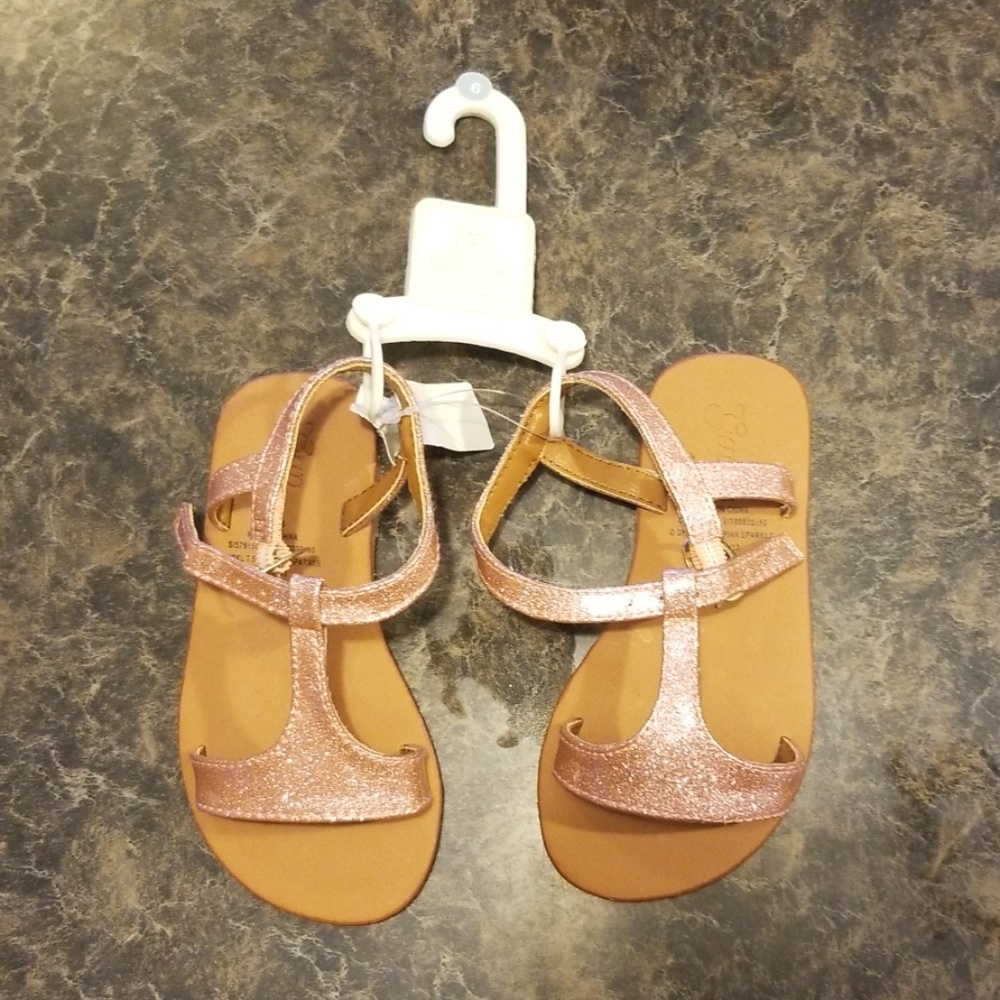 Gap sandals